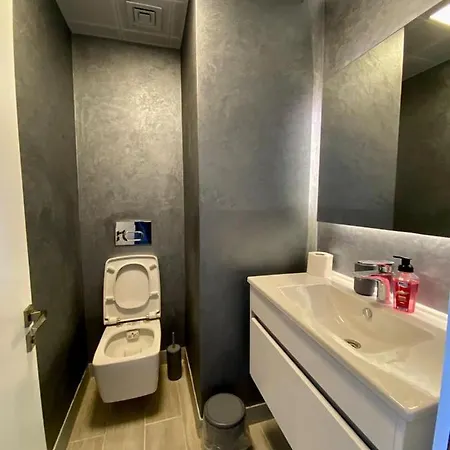 Apartment Luks Komplek Nautilus Unique'de Dublex