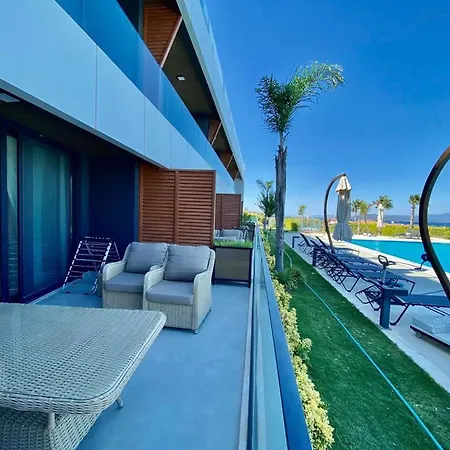 Apartment Luks Komplek Nautilus Unique'de Dublex *